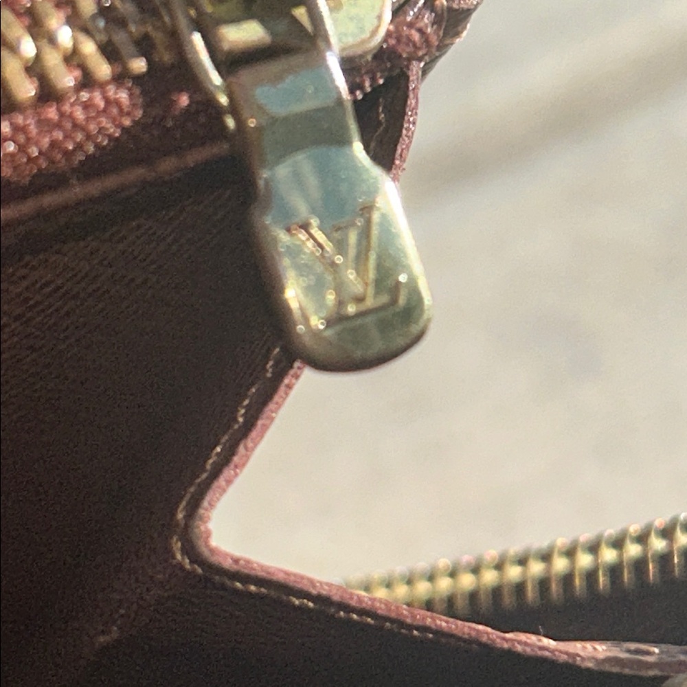 Louis Vuitton Zippy Wallet - Picture 6 of 11